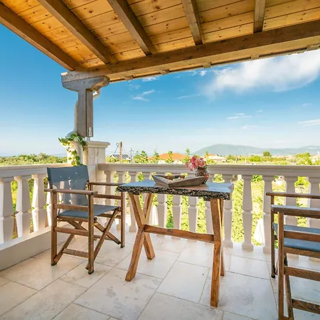 Villa Fairytale Apolpaina